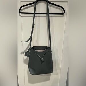 Kelsi dagger leather wythe bucket hobo bag